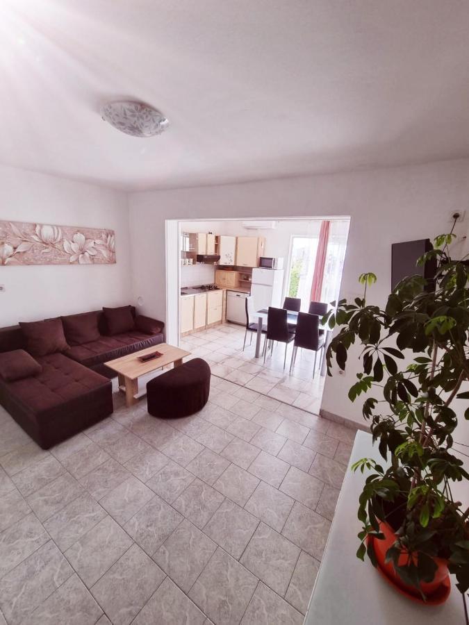 Apartments Nada Krk Town Zewnętrze zdjęcie